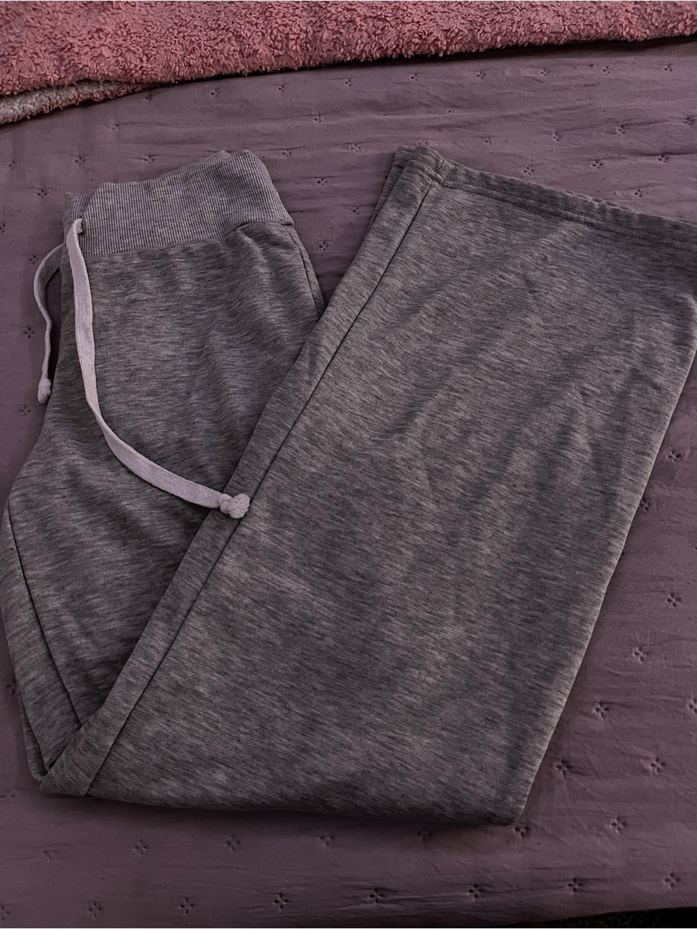 Women’s Gray Drawstring Sweatpants